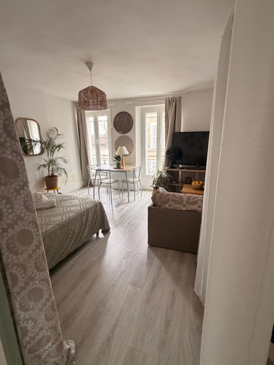 Photo of the whole room