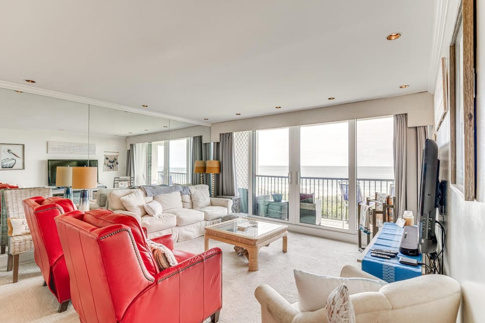 Oceanfront Atlantic Beach Condo w/ View! House in Atlantic Beach