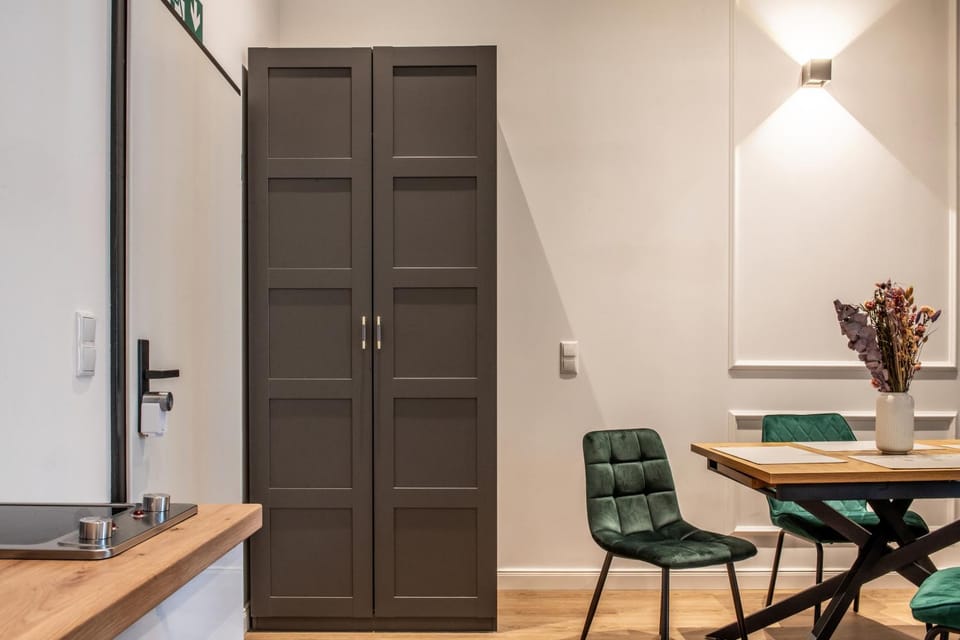Kitchen or kitchenette, Living room, Seating area, Dining area, wardrobe