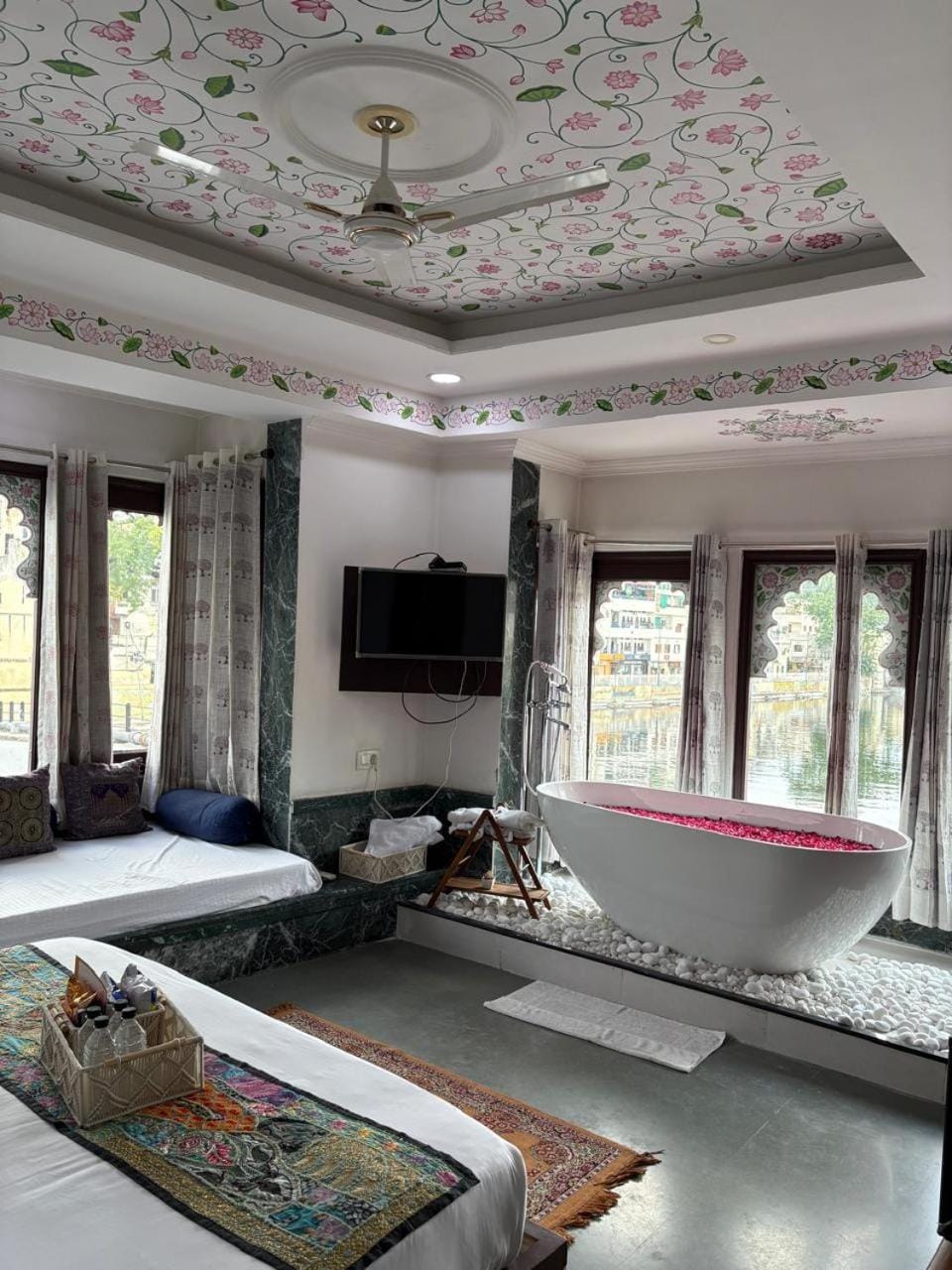Mannat Udaipur Lakeview Boutique Hotel in Udaipur