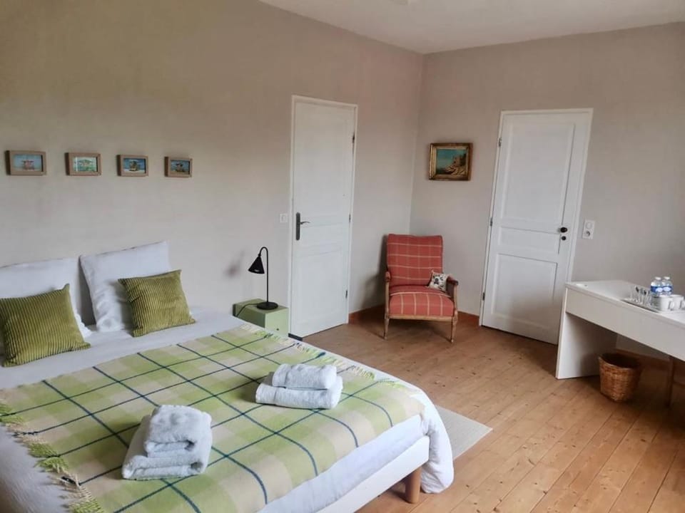 La Canolière - Chambre d'hôtes Camille Bed and Breakfast in Nouvelle-Aquitaine