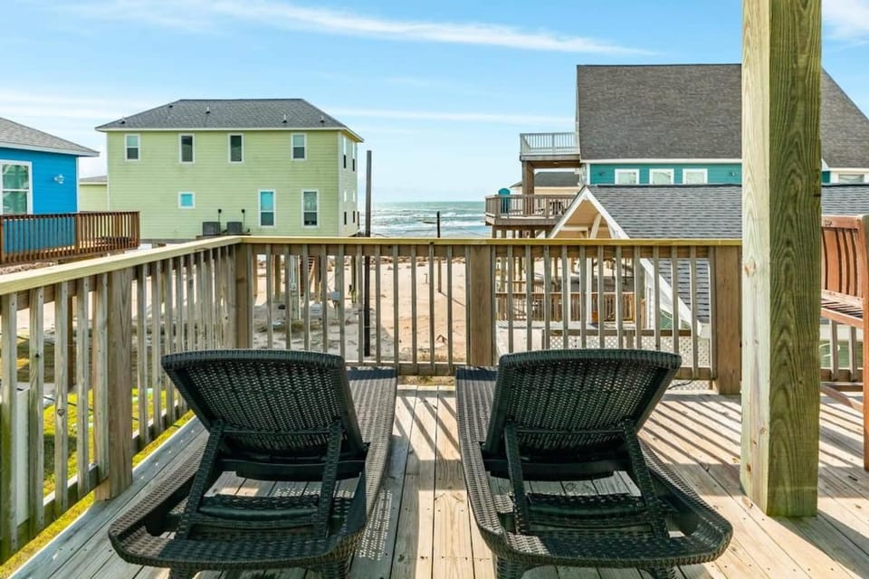 Across the Pass - Triple Water Views & 3 Sea Decks! House in Alvin