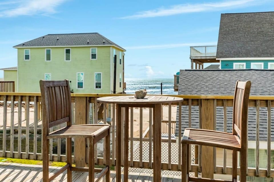 Across the Pass - Triple Water Views & 3 Sea Decks! House in Alvin
