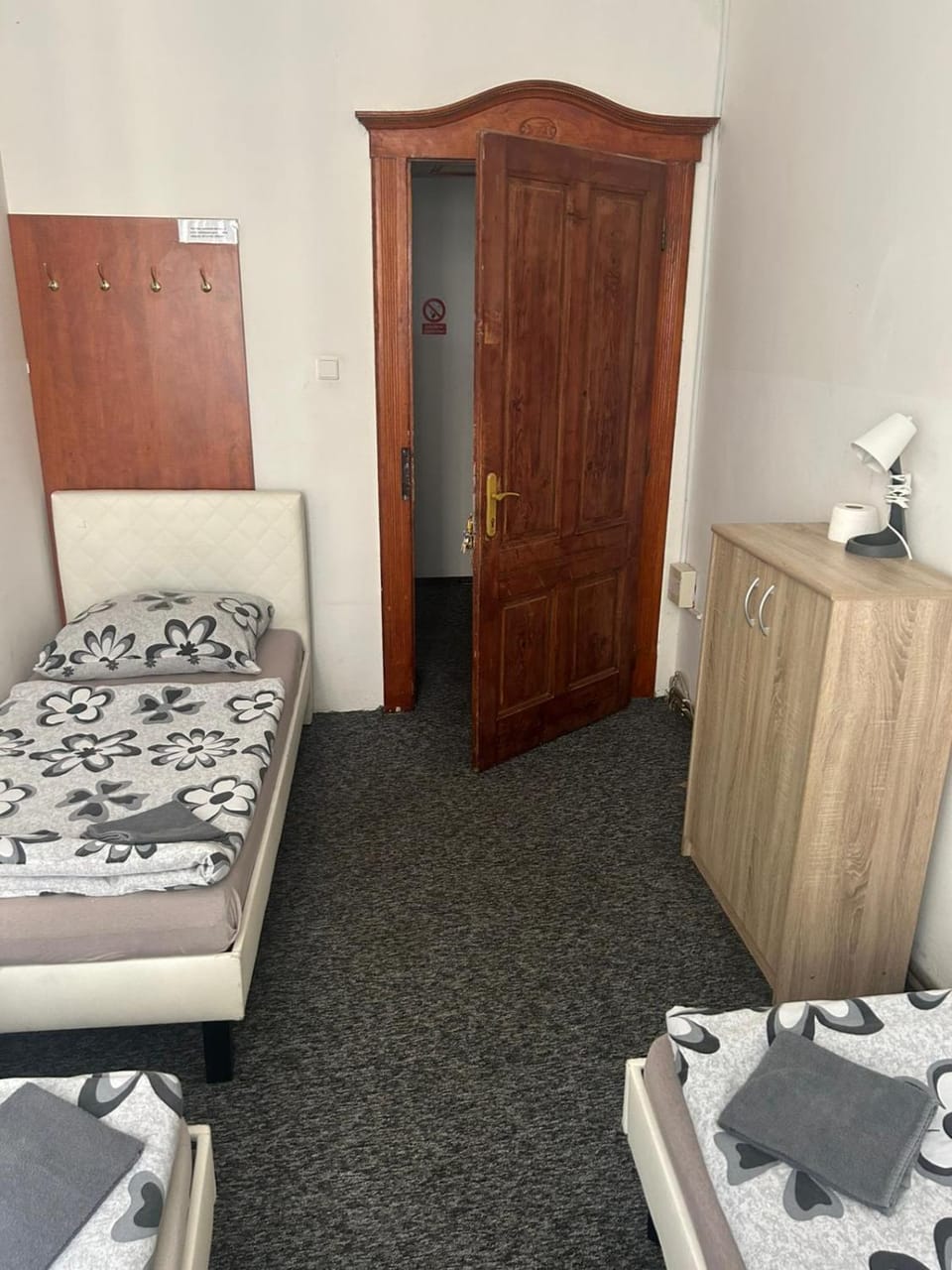 Bed, Photo of the whole room, wardrobe