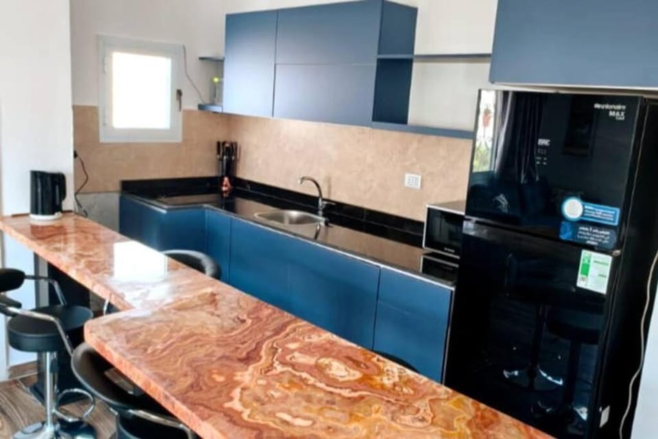 Kitchen or kitchenette, Seating area