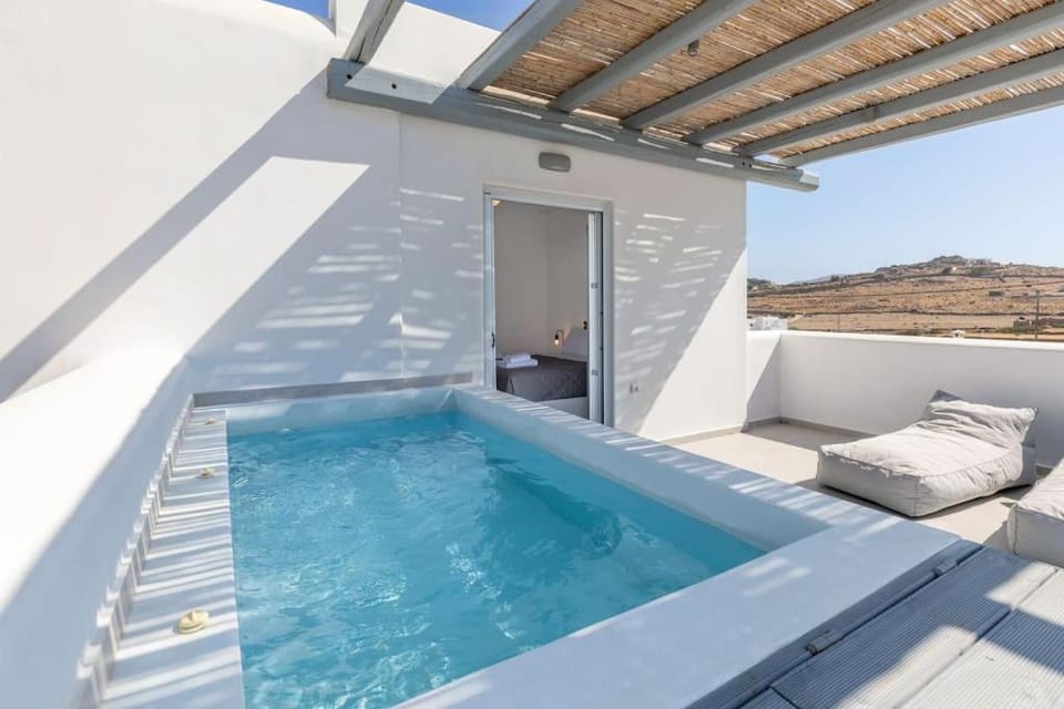 Mykonos Luxury Home with Jacuzzi Apartment in Mykonos, Mikonos 846 00, Greece