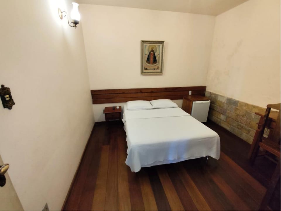 Bed, TV and multimedia, Photo of the whole room, Bedroom, furniture, minibar