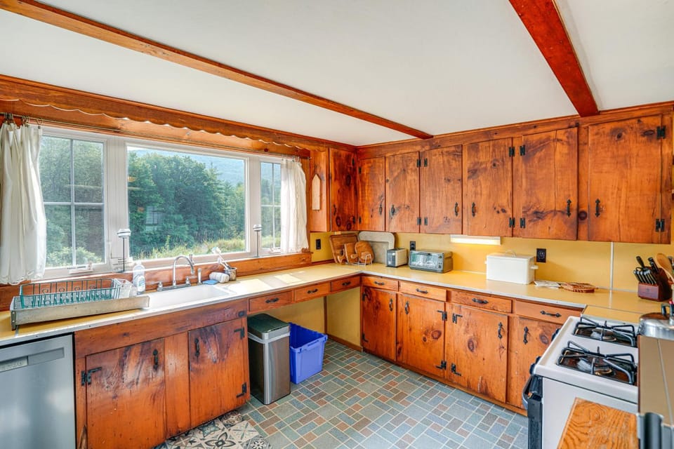 Hawley Home w/ Deck & Mtn Views: Swim, Ski & More! House in Massachusetts