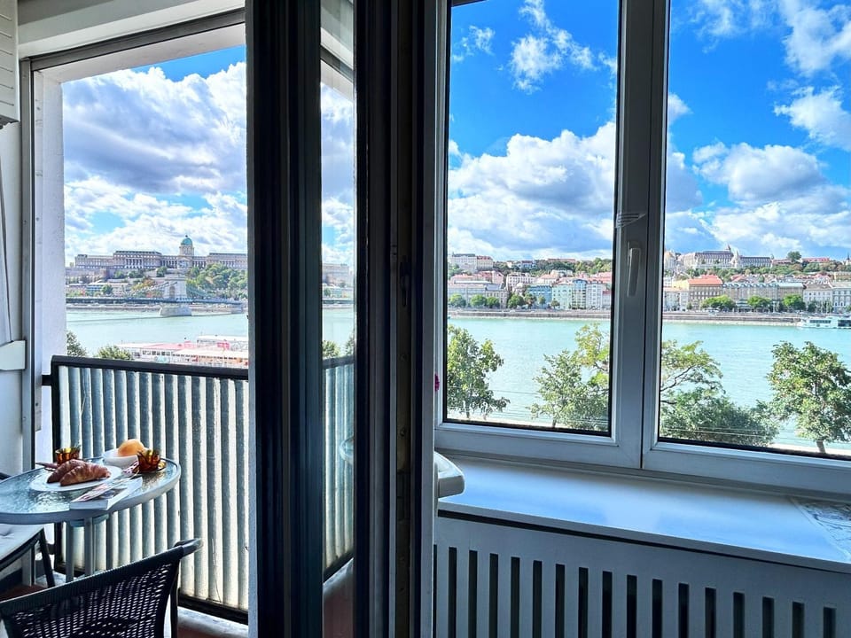 Natural landscape, View (from property/room), Balcony/Terrace, River view