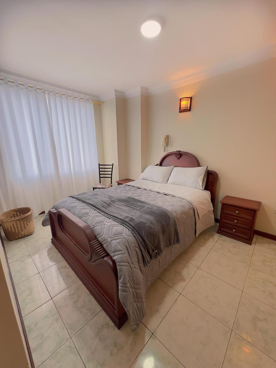 Bed, Photo of the whole room