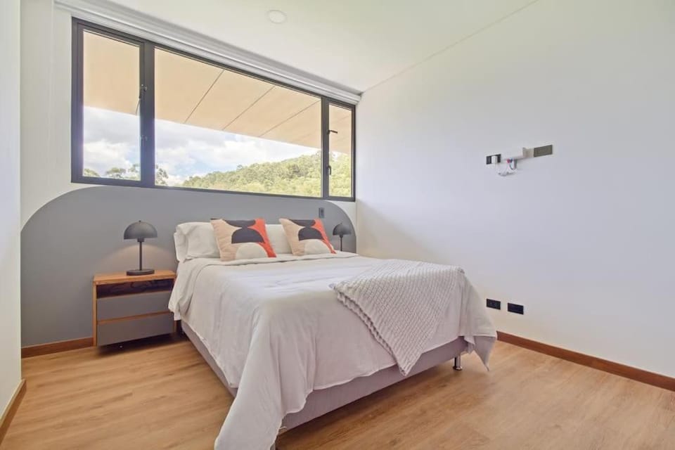 Apartamento exclusivo, ideal para familias grandes con una vista sensacional Apartment in Medellin