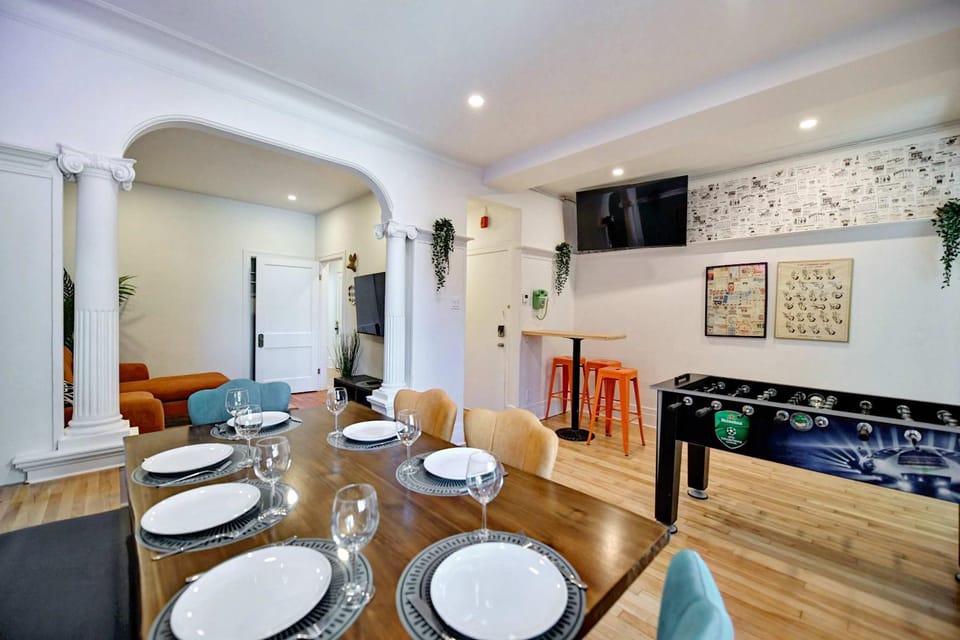 MTLVacationRentals- Le Clebard Apartment in Laval