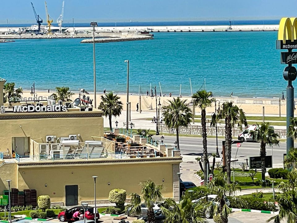 situé sur la corniche 2 ch accès au mall 277 Apartment in Tangier