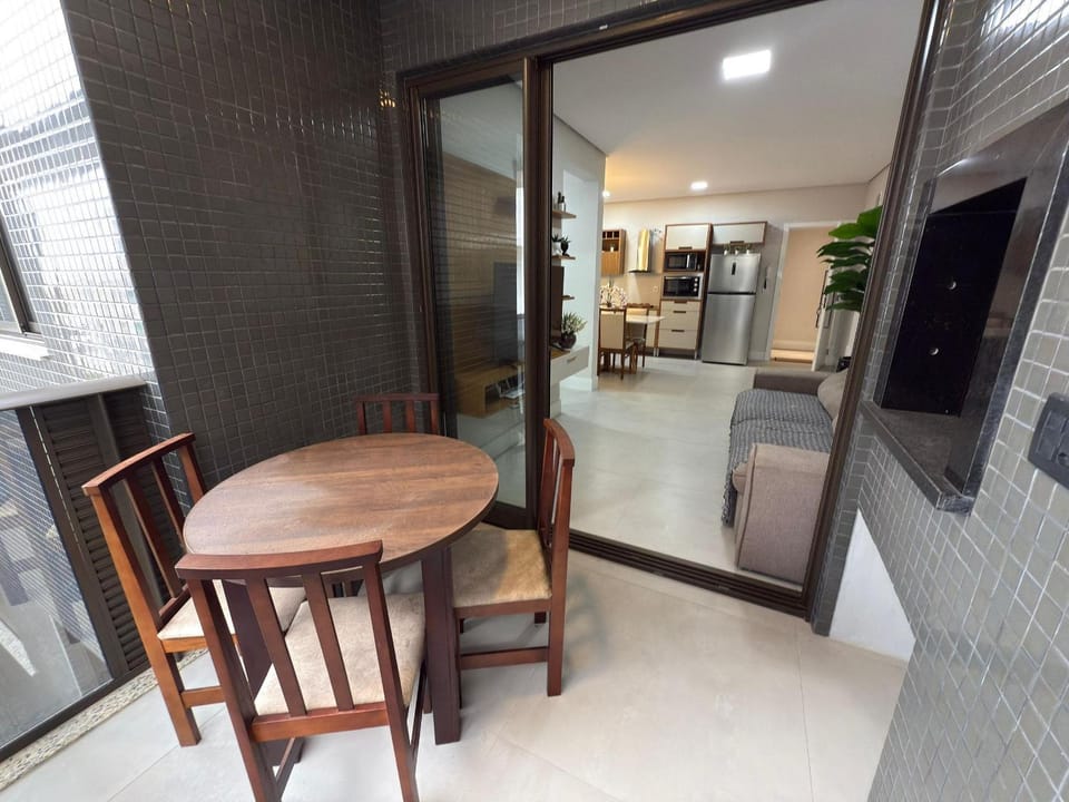 Cód 87 - Apto moderno a 150m do mar – Residencial Duetto Home Apartment in Florianopolis