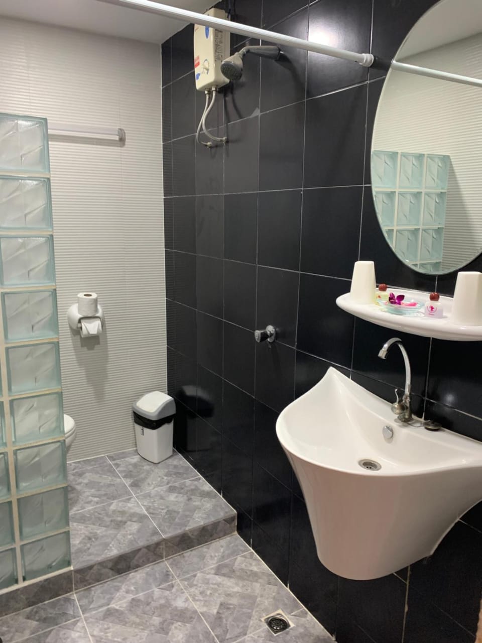 Fong Kaew and Baan Nang Fa Guesthouse Bed and Breakfast in Patong