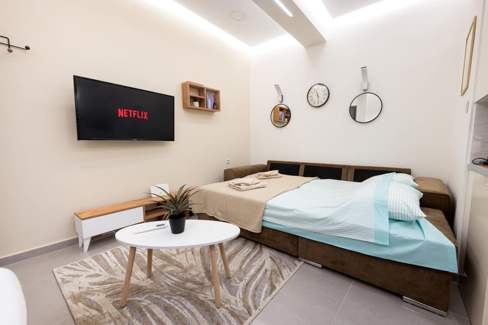 Bed, Living room