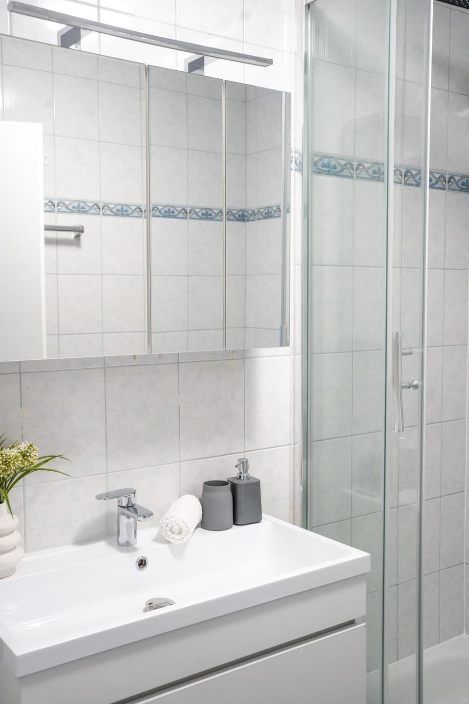 Shower, Bathroom