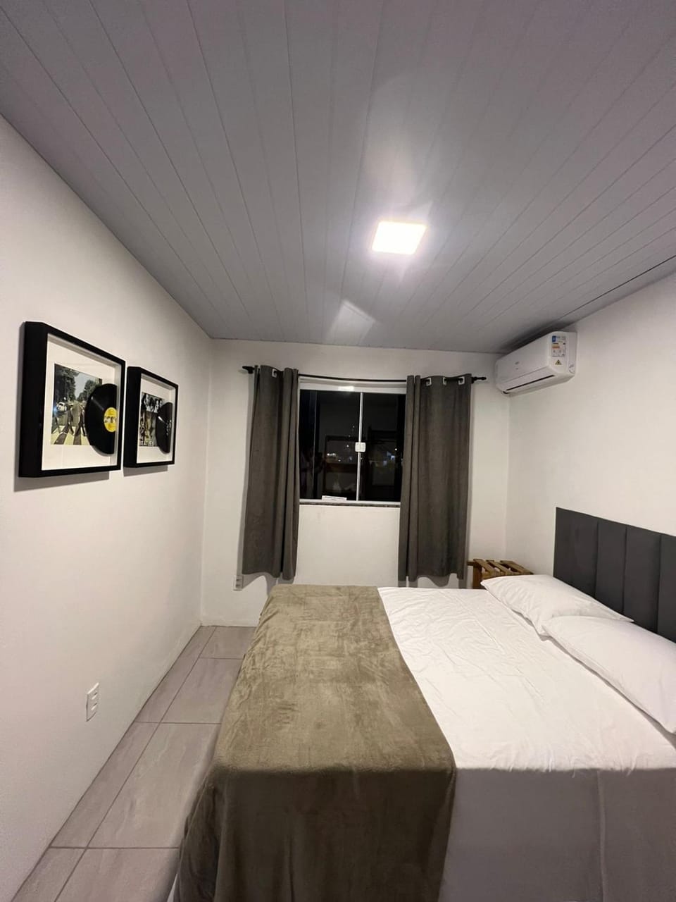 Suíte com BWC PRIVATIVO Com AR Ao Lado da Vila Germânica Oktoberfest Bed and Breakfast in Blumenau