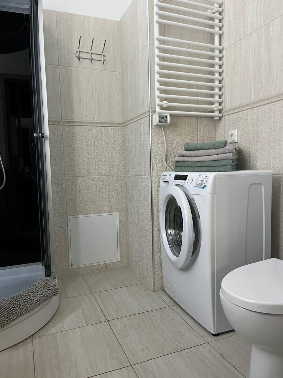 Toilet, Bathroom, washing machine, dryer