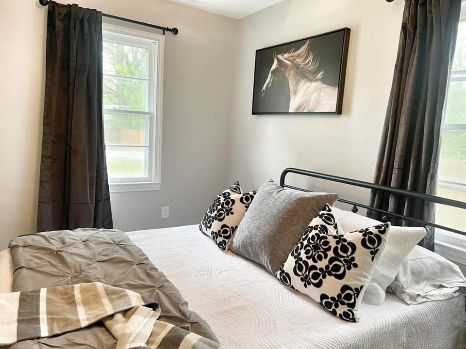 Family-friendly Decatur Oasis House in Decatur