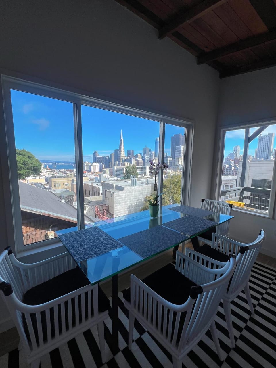 View (from property/room), Dining area, City view, Sea view
