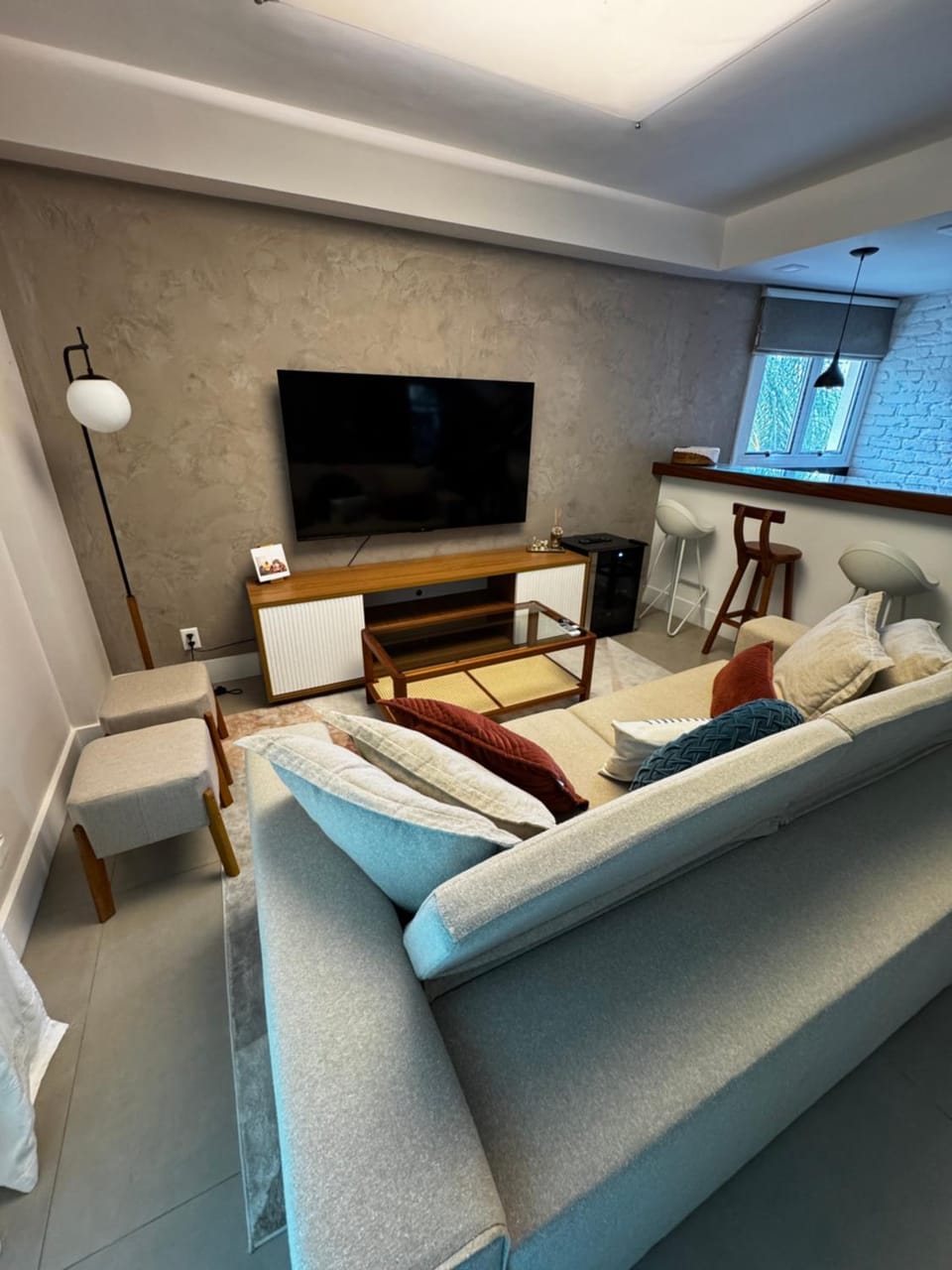 Communal lounge/ TV room, TV and multimedia, Living room, Seating area, Evening entertainment