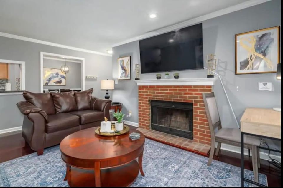 Communal lounge/ TV room, TV and multimedia, Living room, Seating area