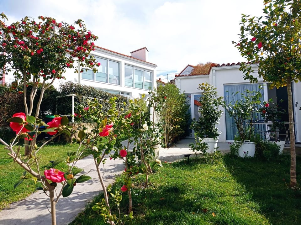 LAR JARDÍN - Casas con jardín y parking privado Apartment in Santiago de Compostela