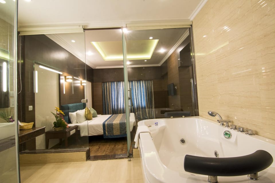 Day, Bathroom, Photo of the whole room