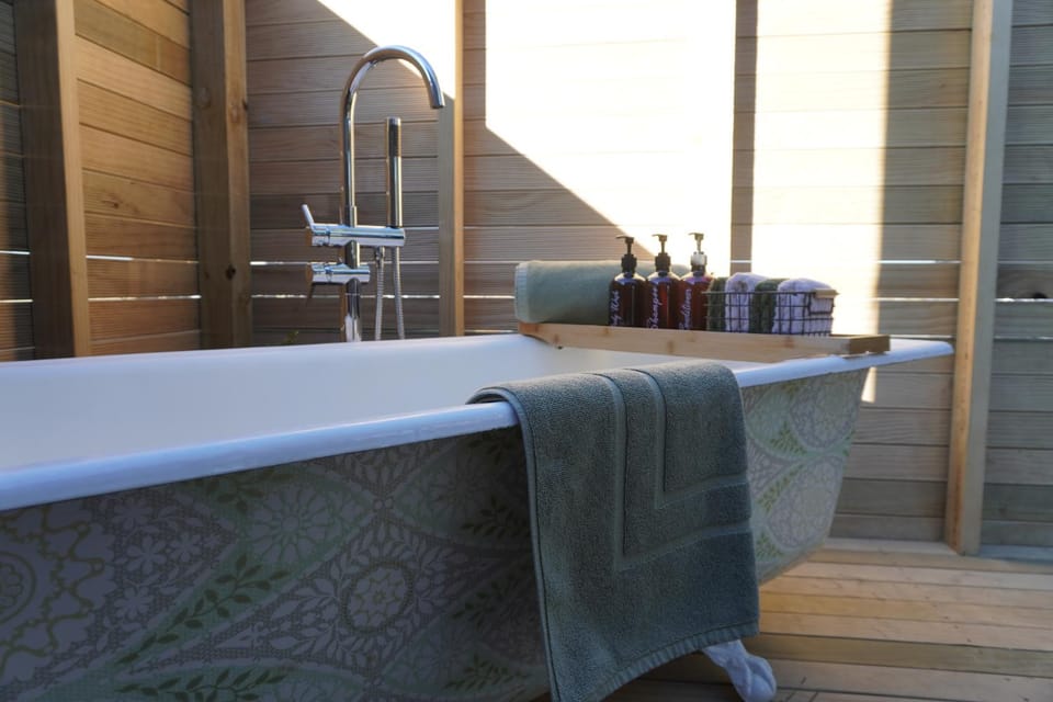 Open Air Bath, Bath