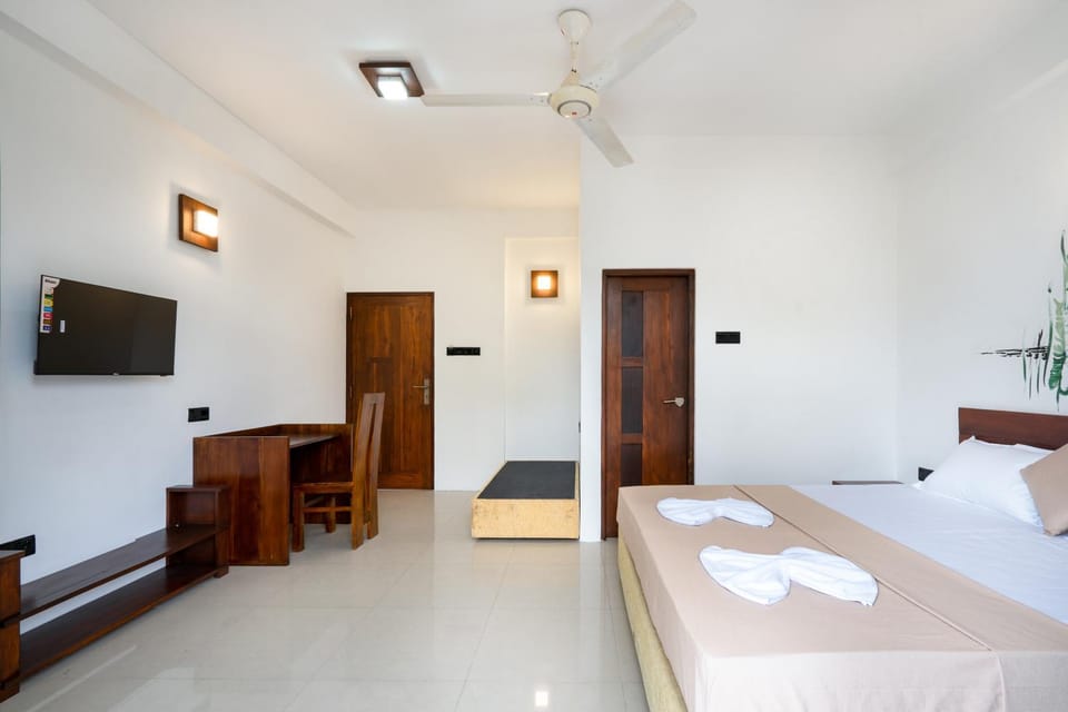 Bed, TV and multimedia, air conditioner