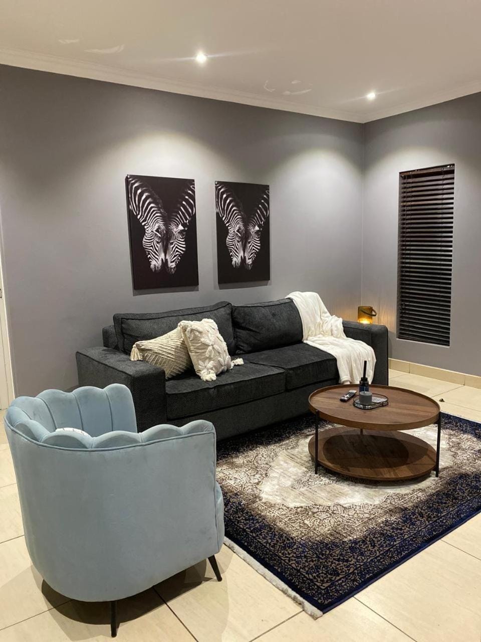 Living room, Seating area