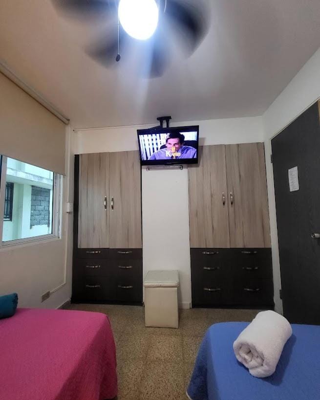 Habitaciones R-6 Bed and Breakfast in Panama City, Panama