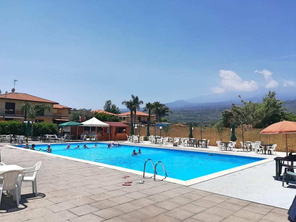 Swimming pool, Swimming pool