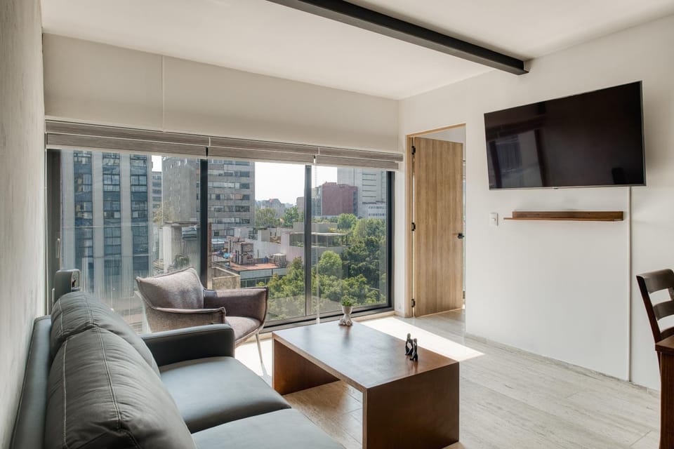 Communal lounge/ TV room