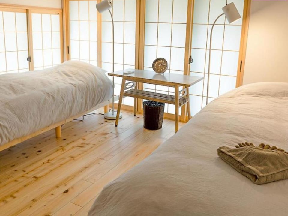Photo of the whole room, Bedroom