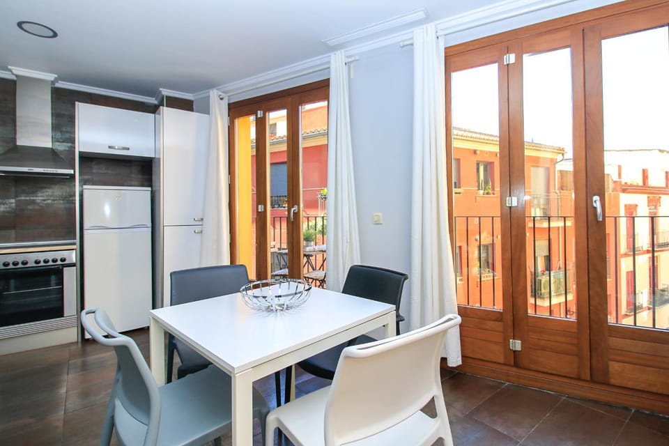 Kitchen or kitchenette, Living room, Dining area