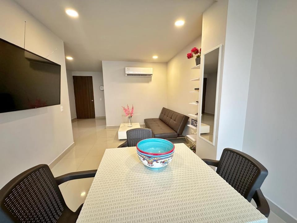 Living room, Dining area, air conditioner