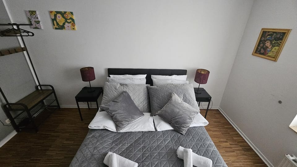 Bed, Photo of the whole room, Bedroom