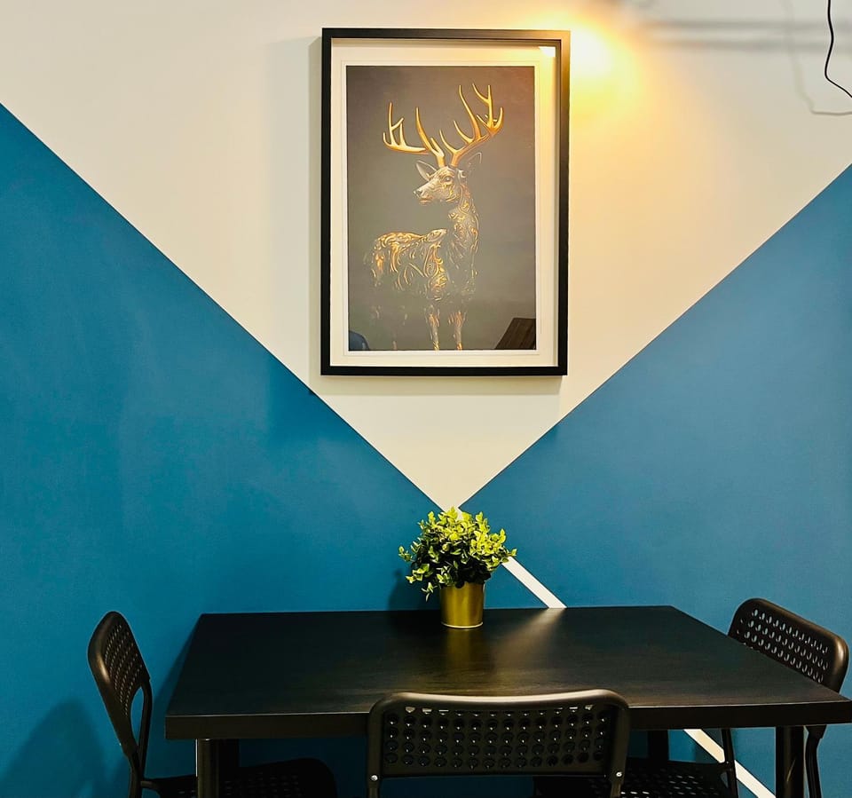 Decorative detail, Seating area, Dining area