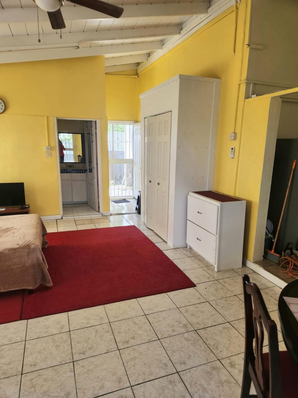 Photo of the whole room