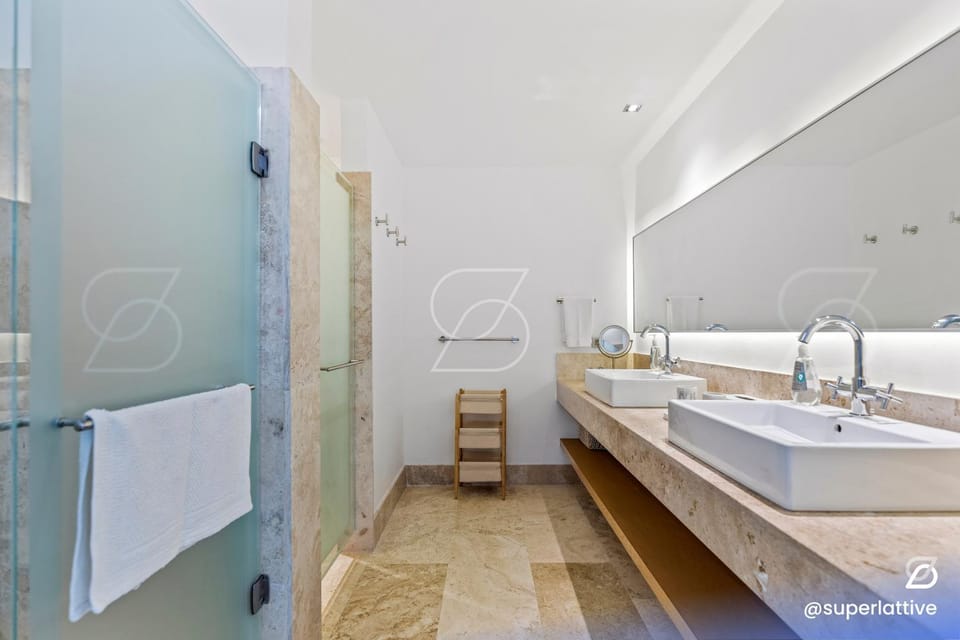 Shower, Bathroom, towels