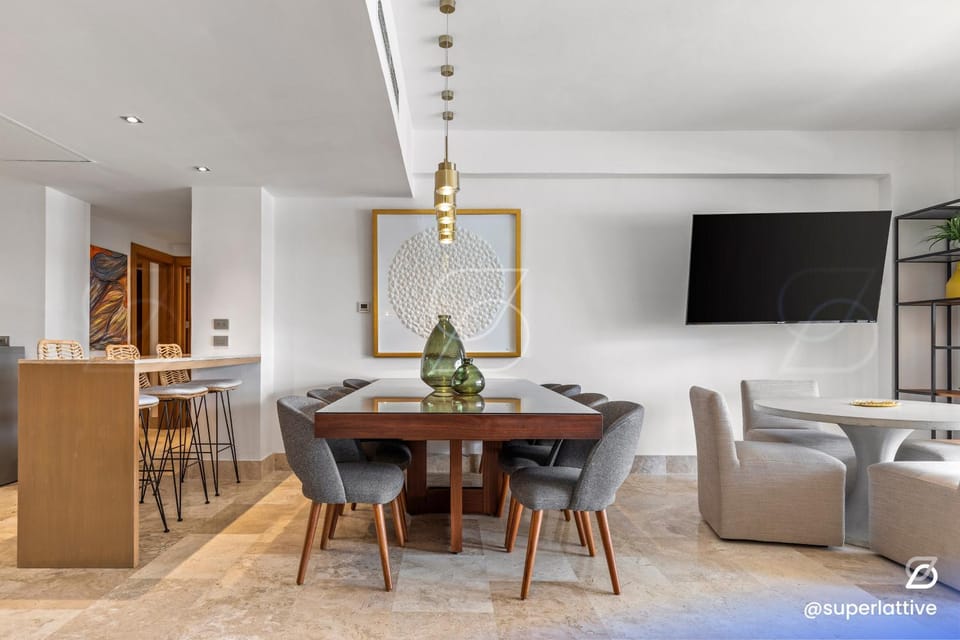 TV and multimedia, Living room, Seating area, Dining area