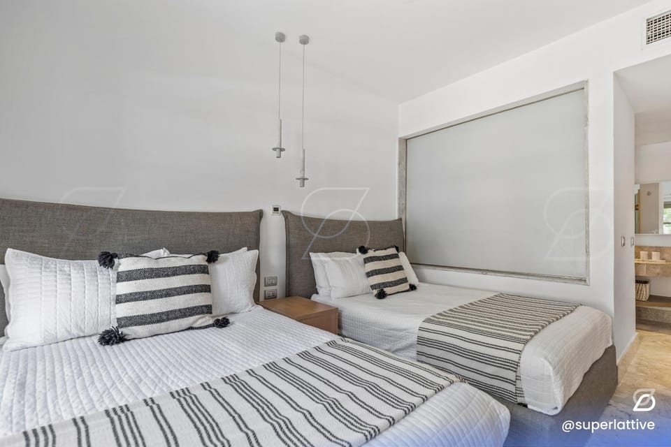 Bed, Living room, Seating area, Bedroom