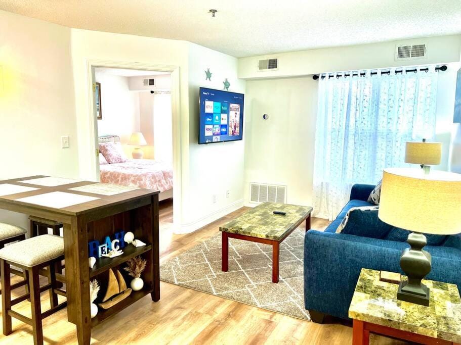 Tommy Bahama 1 Bedroom-WALK to restaurants ,pool-3mi beach! Apartment in Sandestin