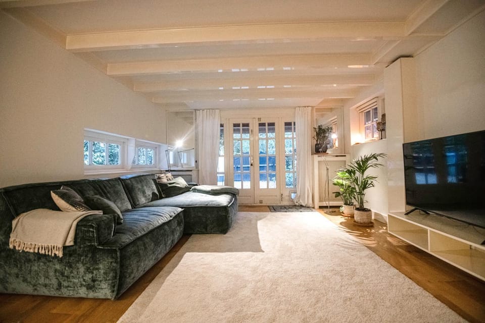 Communal lounge/ TV room, Living room