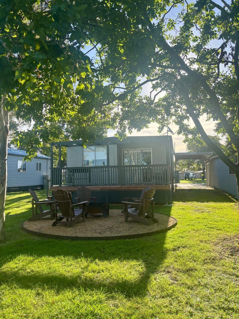 Pioneer Caravan Park Campground/ 
RV Resort in Dalby