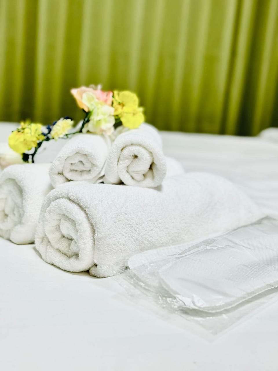 Photo of the whole room, towels