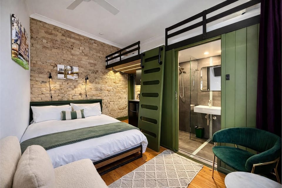 Balmain Village Retreat AC Free Street Parking City 3km Apartment in Rozelle