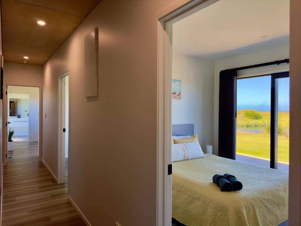 Luxury Absolute Ocean View Lodge House in Taranaki, New Zealand